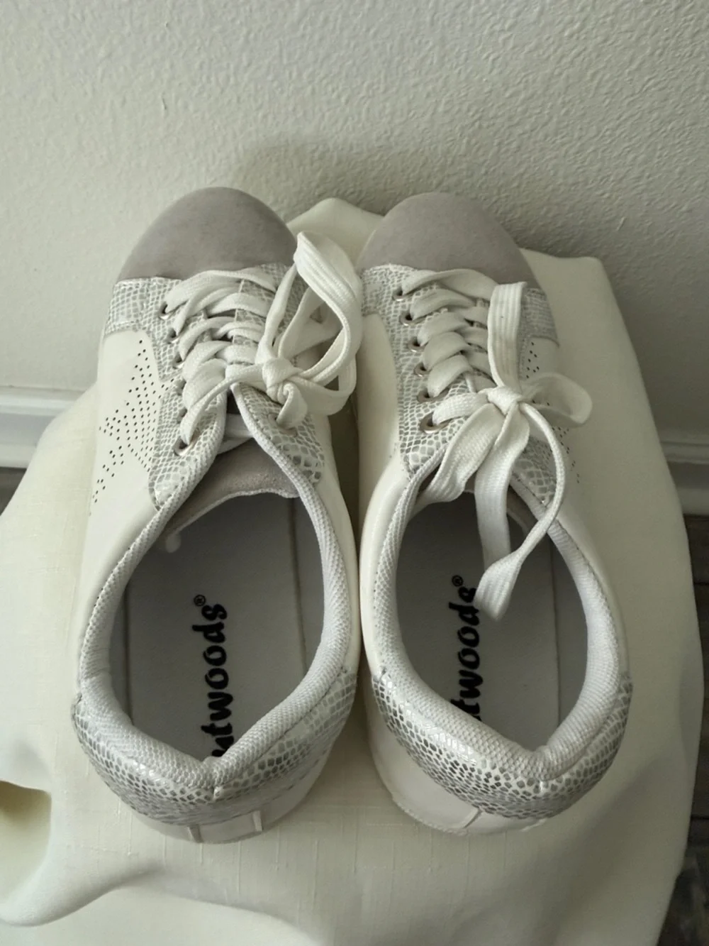 Outwoods Women's White Low-Top Lace-Up Sneakers with Silver Accents - Picture 2 of 8